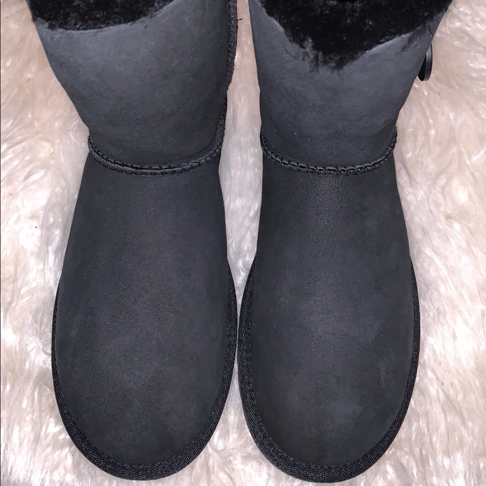 UGG Bailey Button II Boot - Picture 2 of 9